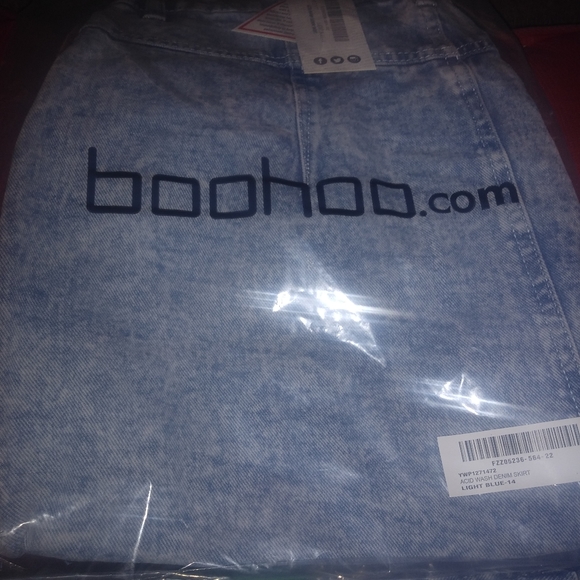 Acid Wash Denim Mini Skirt - Picture 4 of 4